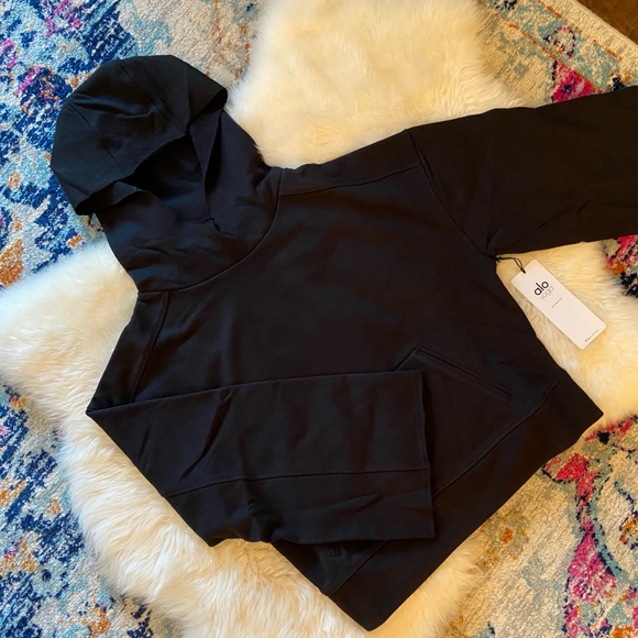 NEW! ALO Yoga Low Key Wide Sleeve Hoodie - Picture 4 of 5